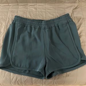 COPY - COPY - J. Crew crepe curve hem elastic waist dress up pull on shorts siz…